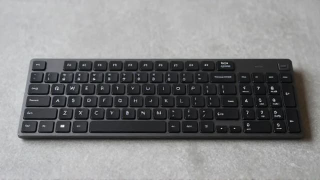 Keyboard visual illustration - Meaning in Urdu (کی بورڈ)