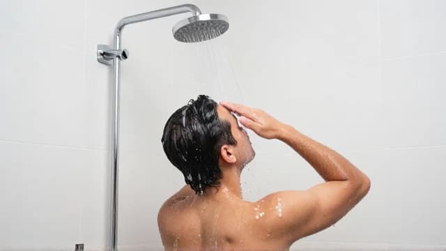 Shower visual illustration - Meaning in Arabic (دُش)