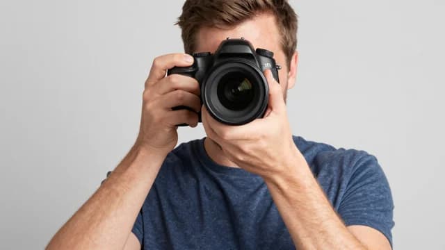 Photographer visual illustration - Meaning in German (Fotograf)